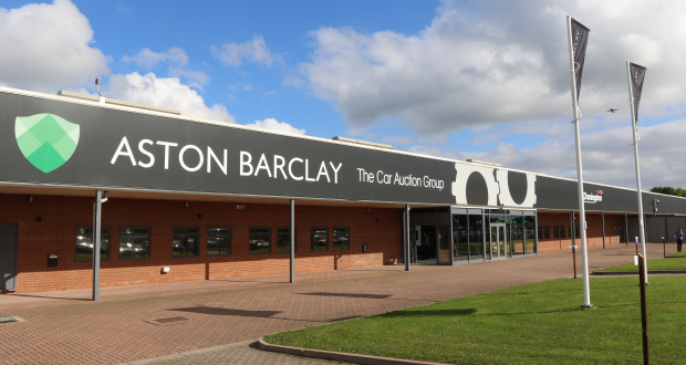 Aston Barclay nomme un Directeur des Recettes